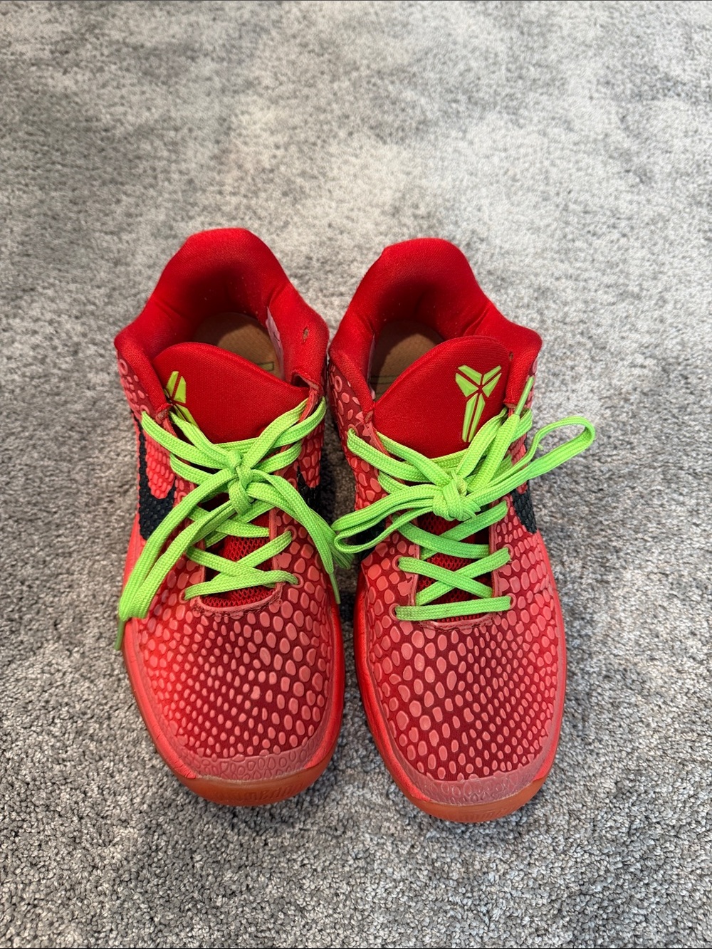 Nike Kobe Grinches size 7